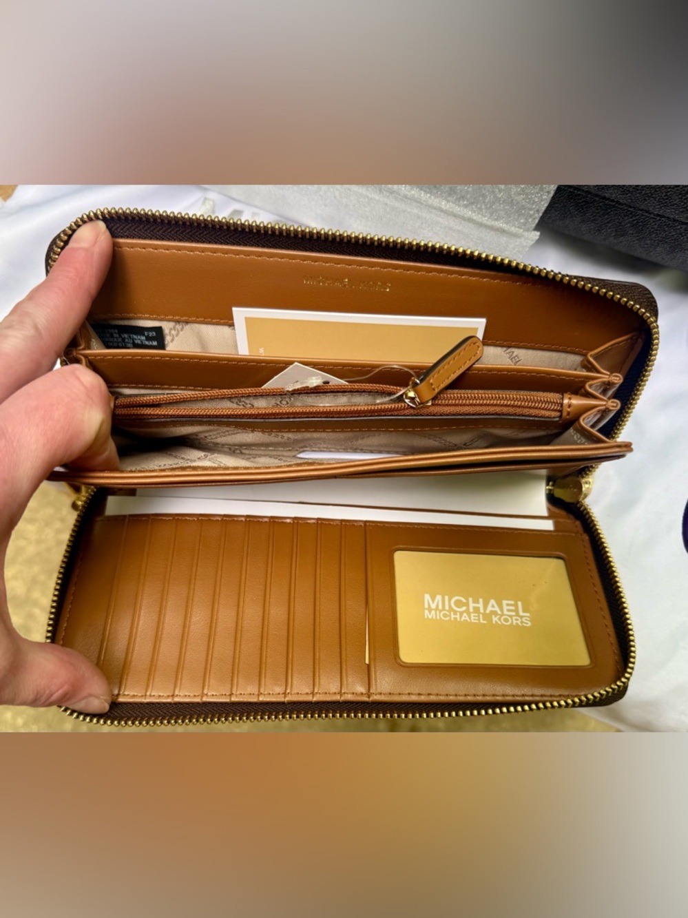 Michael Kors Brown & Black Stripe Bedford XLTravel Duffle & Matching wristlet - Picture 10 of 16